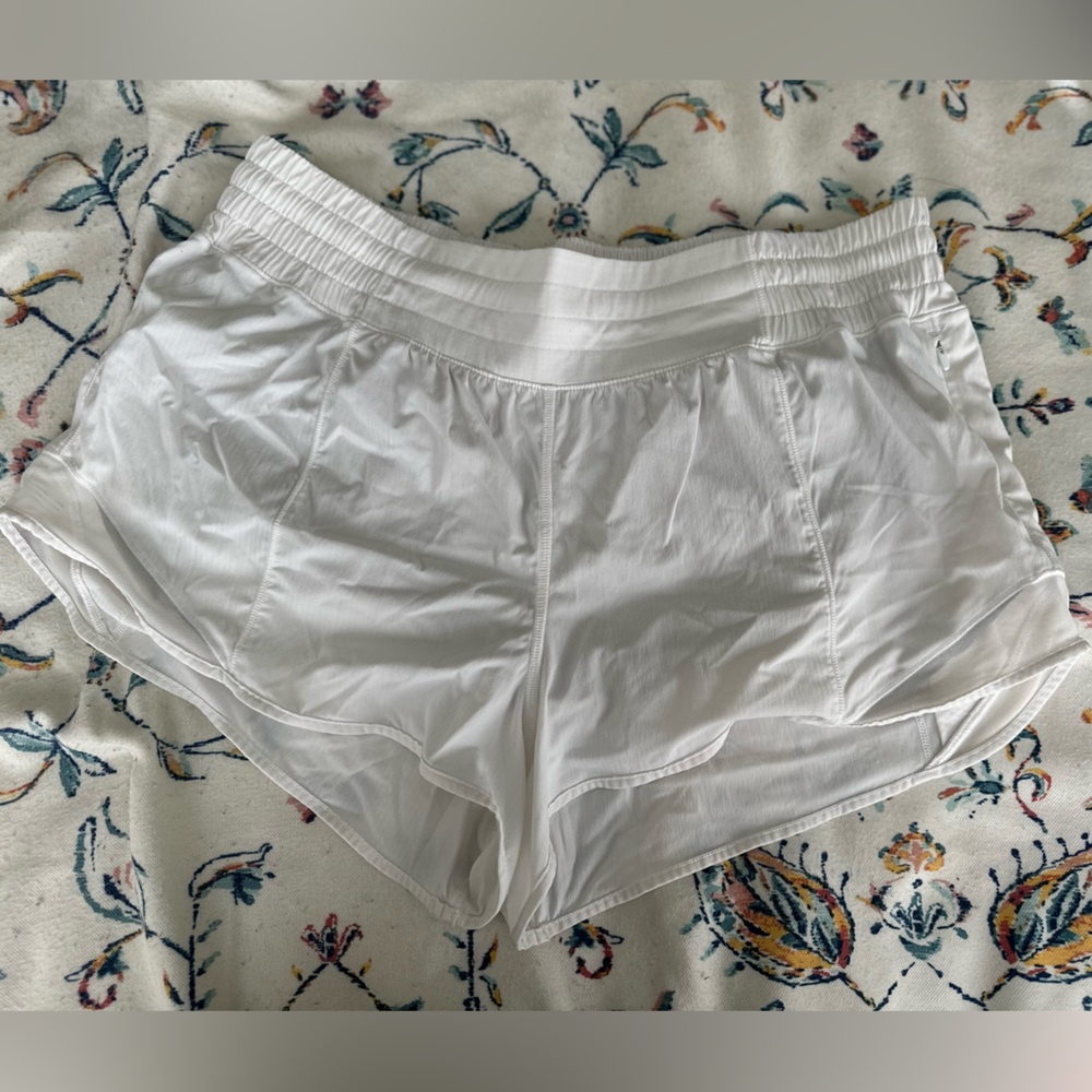 Lululemon High Rise Hotty Hot 2.5 inch Lined
